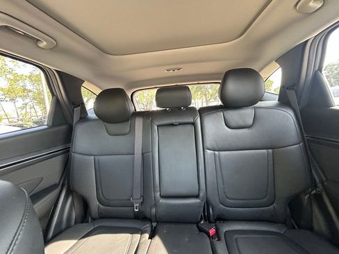 Used 2023 Hyundai Tucson Limited FWD image 13