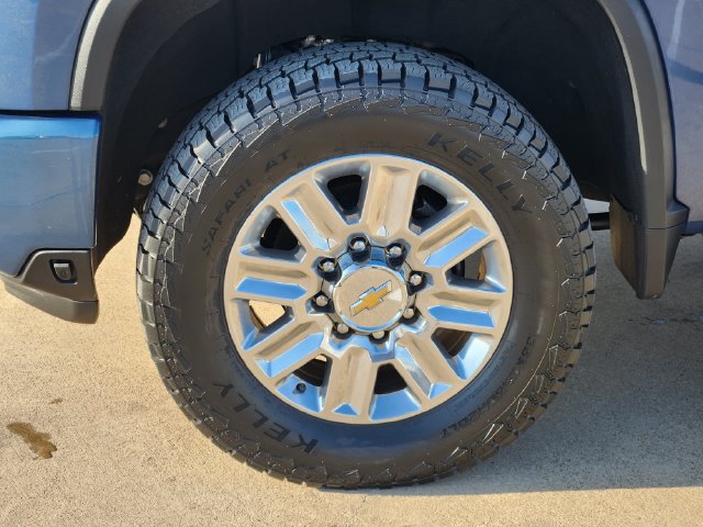 Used 2024 Chevrolet Silverado 2500 High Country w/ Technology Package AWD/4WD image 18