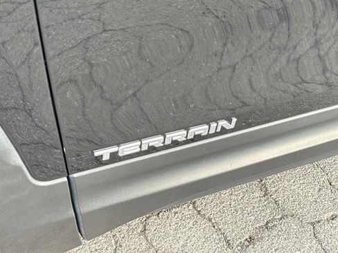 Used 2018 GMC Terrain SLE w/ Driver Convenience Package image 10