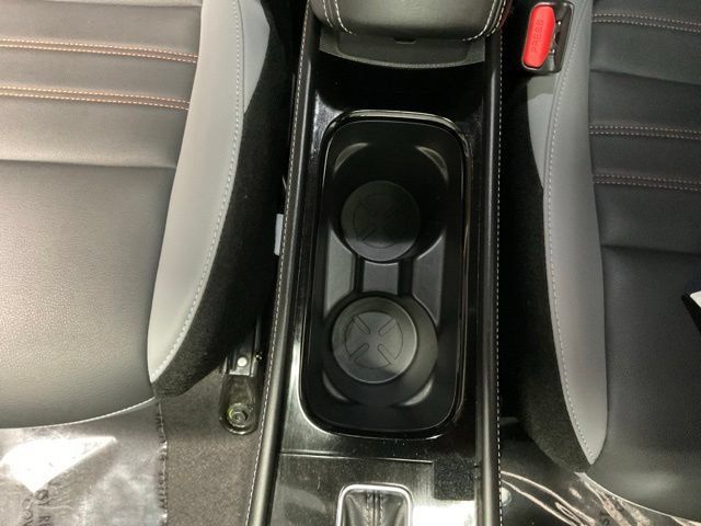 Used 2023 Nissan Kicks SR w/ SR Premium Package FWD image 39