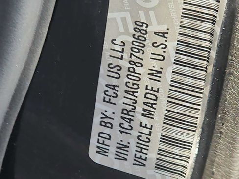 Used 2023 Jeep Grand Cherokee L Laredo RWD image 25