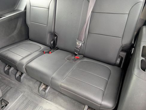 Used 2023 Chevrolet Traverse High Country w/ LPO, Floor Liner Package FWD image 32