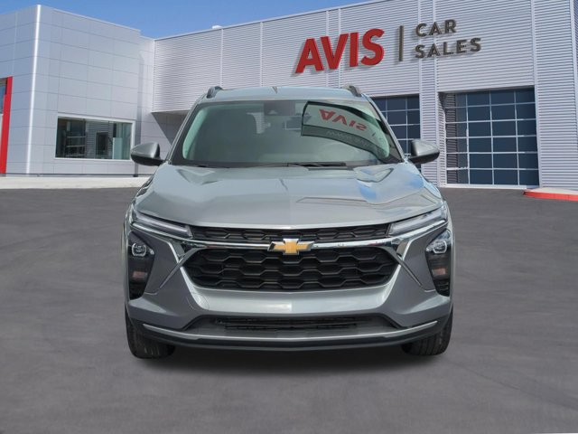 Used 2025 Chevrolet Trax LT w/ LT Convenience Package FWD image 2