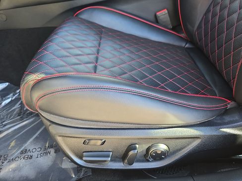 Used 2023 Genesis G70 3.3T w/ Sport Prestige Package image 30