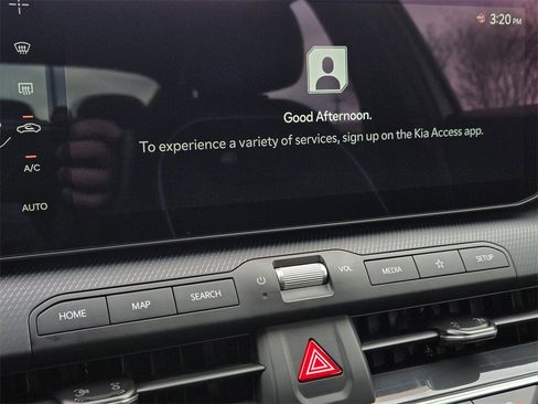 New 2025 Kia K4 GT-Line image 24