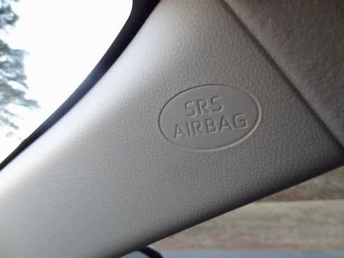 Used 2025 Toyota Corolla LE image 24