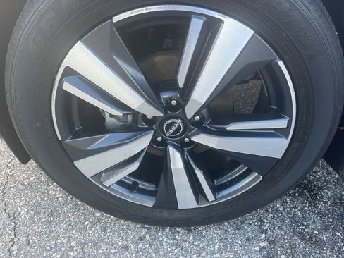 Certified 2023 Nissan Rogue Platinum image 12