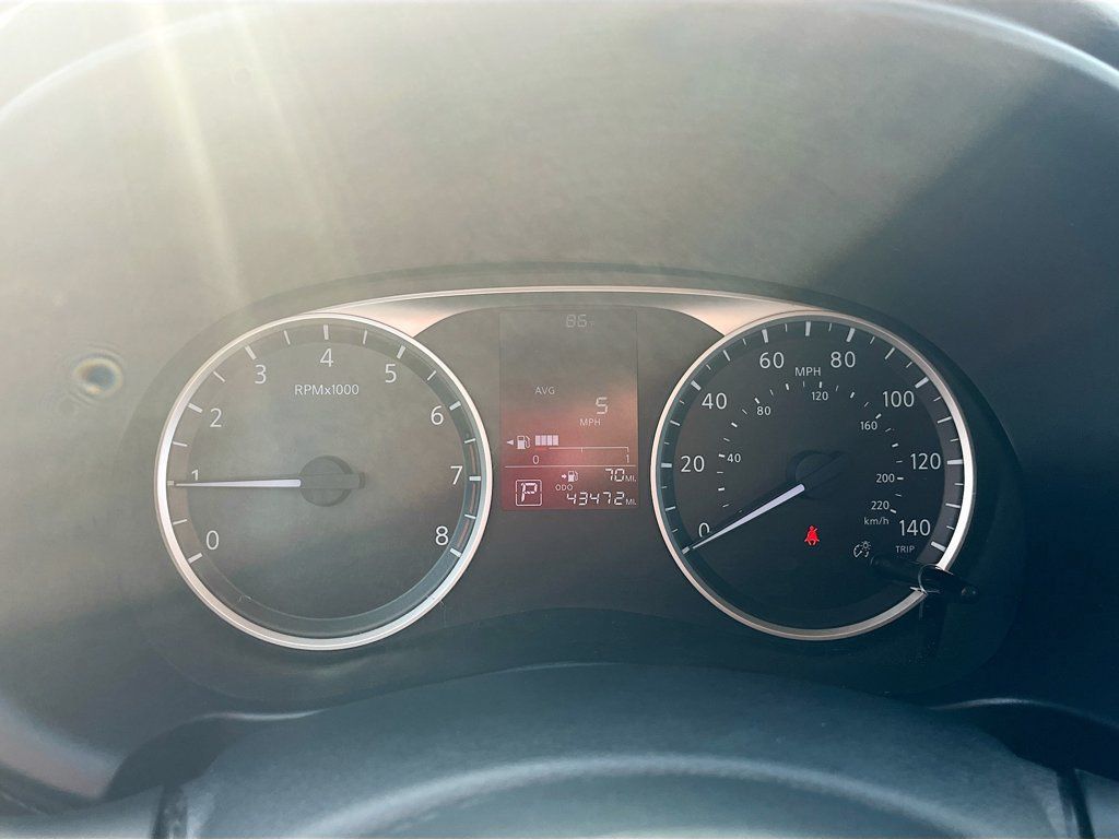 Used 2022 Nissan Kicks S FWD image 12