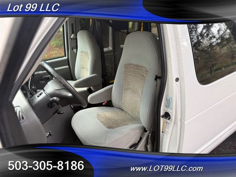Used 2005 Ford E-150 and Econoline 150 Wagon image 31
