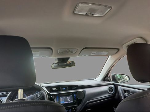 Used 2017 Toyota Corolla LE FWD image 19