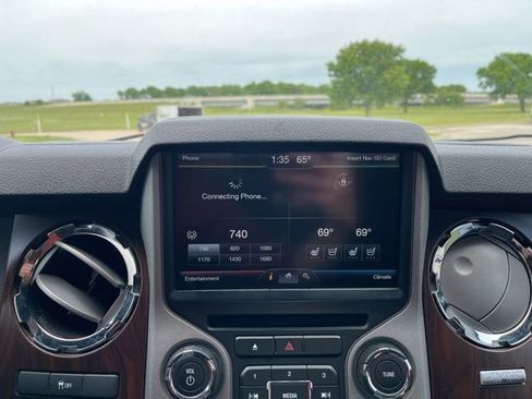 Used 2015 Ford F250 Lariat w/ Lariat Ultimate Package AWD/4WD image 12