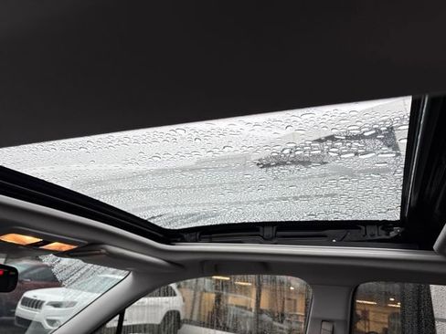 Used 2016 Subaru Forester 2.5i Limited image 10