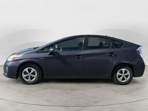 Used 2015 Toyota Prius Two FWD image 2