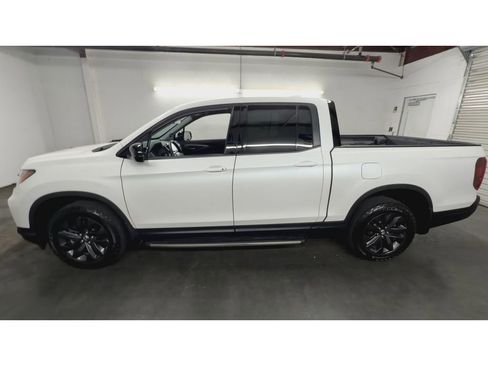 Used 2023 Honda Ridgeline Sport image 5