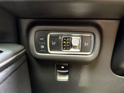 Certified 2024 Lincoln Nautilus Reserve w/ Equipment Group 202A image 32