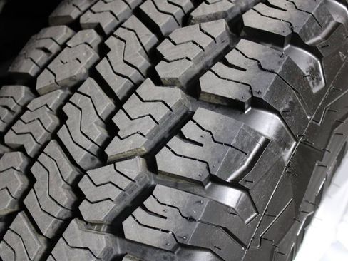 Used 2023 Chevrolet Silverado 3500 LT w/ Convenience Package image 14