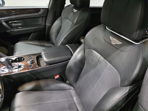 Used 2019 Bentley Bentayga image 7