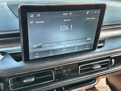 Used 2022 Lincoln Aviator Black Label w/ Class IV Trailer Tow Package AWD/4WD image 16