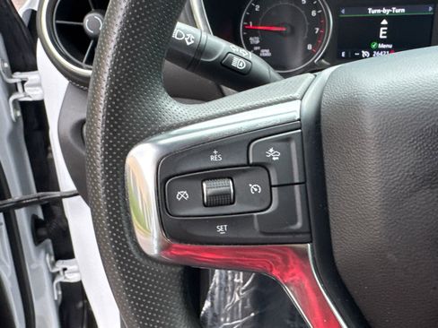 Used 2025 Chevrolet Blazer LT FWD image 25