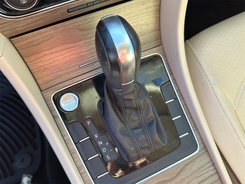 Used 2018 Volkswagen Passat 2.0T SE image 16