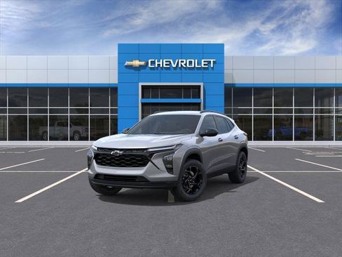 New 2026 Chevrolet Trax LT w/ Driver Confidence Package FWD image 32