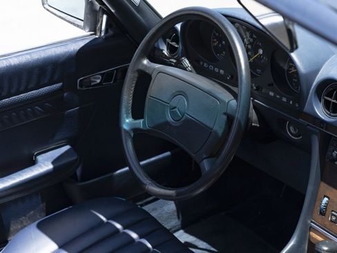 Used 1988 Mercedes-Benz 560 SL image 19