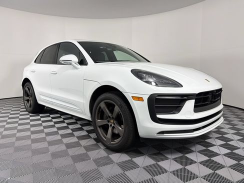 Certified 2026 Porsche Macan AWD/4WD image 7