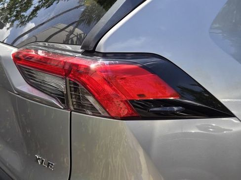 Used 2020 Toyota RAV4 XLE image 8