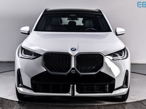 Used 2025 BMW X3 xDrive30i w/ M Sport Package image 9