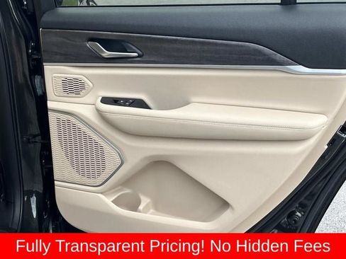 Used 2022 Jeep Grand Cherokee L Limited AWD/4WD image 22