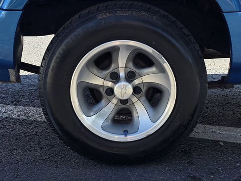 Used 2000 Chevrolet S10 Pickup LS w/ Preferred Equipment Group image 25