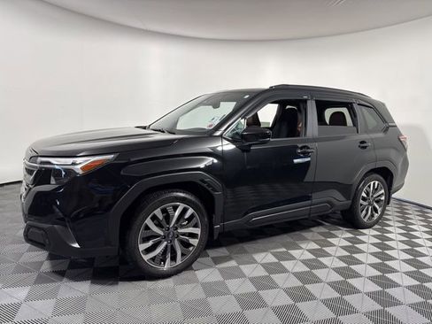 Used 2025 Subaru Forester Touring image 2