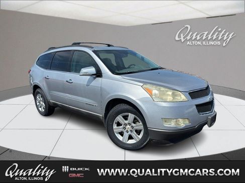 Used 2009 Chevrolet Traverse LT FWD image 1
