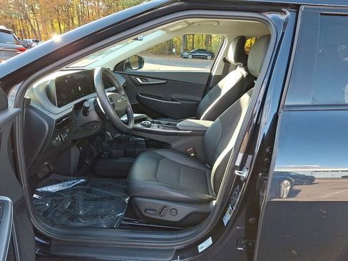 Used 2022 Kia EV6 Light image 16