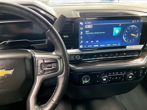 Used 2023 Chevrolet Silverado 1500 LT AWD/4WD image 18