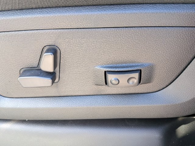 New 2026 RAM 2500 Laramie AWD/4WD image 18