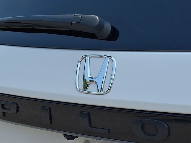 Used 2025 Honda Pilot Touring image 35