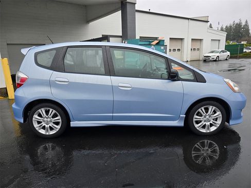 Used 2010 Honda Fit Sport image 3