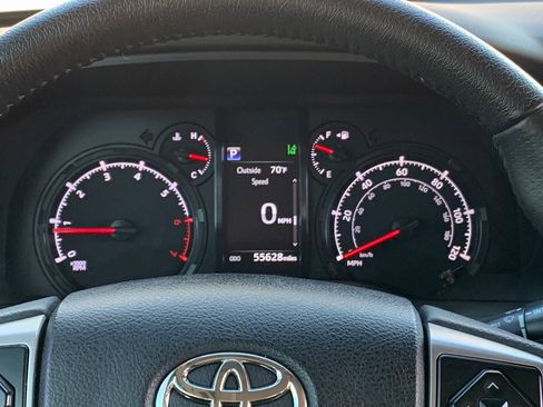 Used 2022 Toyota 4Runner SR5 Premium image 8