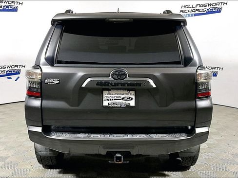 Used 2020 Toyota 4Runner SR5 Premium RWD image 4