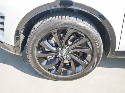 Certified 2024 Land Rover Discovery Sport Dynamic SE image 10