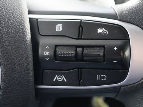 Used 2023 Kia Sportage LX image 12