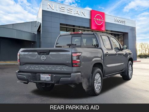 Used 2022 Nissan Frontier SV image 8