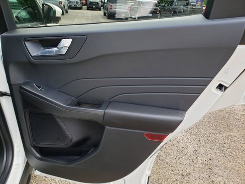 New 2024 Ford Escape Base image 17