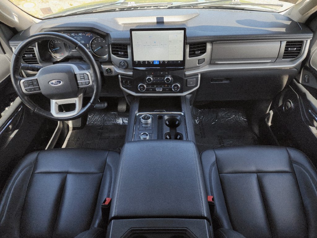 Used 2023 Ford Expedition XLT AWD/4WD image 18