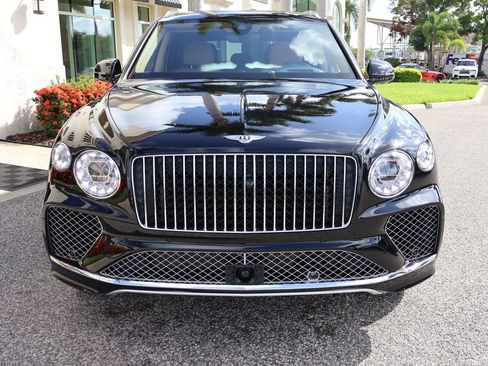 Certified 2024 Bentley Bentayga Extended Wheelbase AWD/4WD image 7