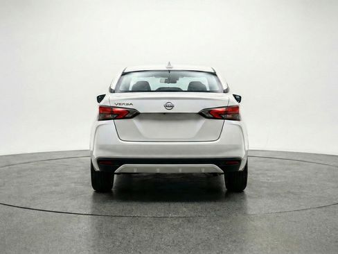 Used 2025 Nissan Versa SV image 7