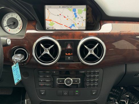 Used 2013 Mercedes-Benz GLK 350 4MATIC image 28