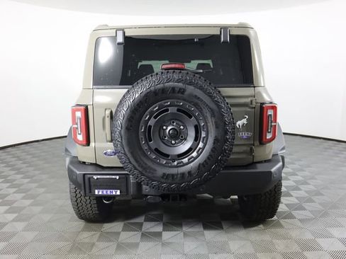 New 2025 Ford Bronco Outer Banks w/ Sasquatch Package image 4