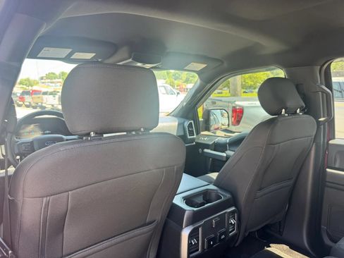 Used 2018 Ford F150 XLT w/ Equipment Group 302A Luxury AWD/4WD image 9